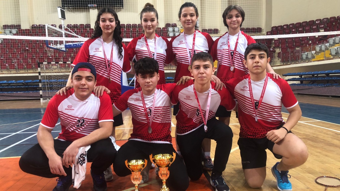 Okulumuz Öğrencileri Isparta İl Badminton Turnuvalarında; Kızlar Isparta Birinciliğini ve Erkekler Isparta İkinciliğini Kazanmışlardır.